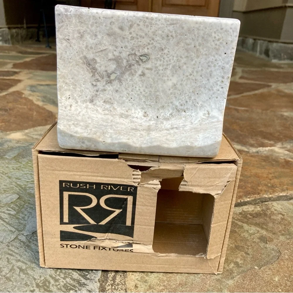 🌲 Travertine Soap Dish, Natural Stone. NWOT.